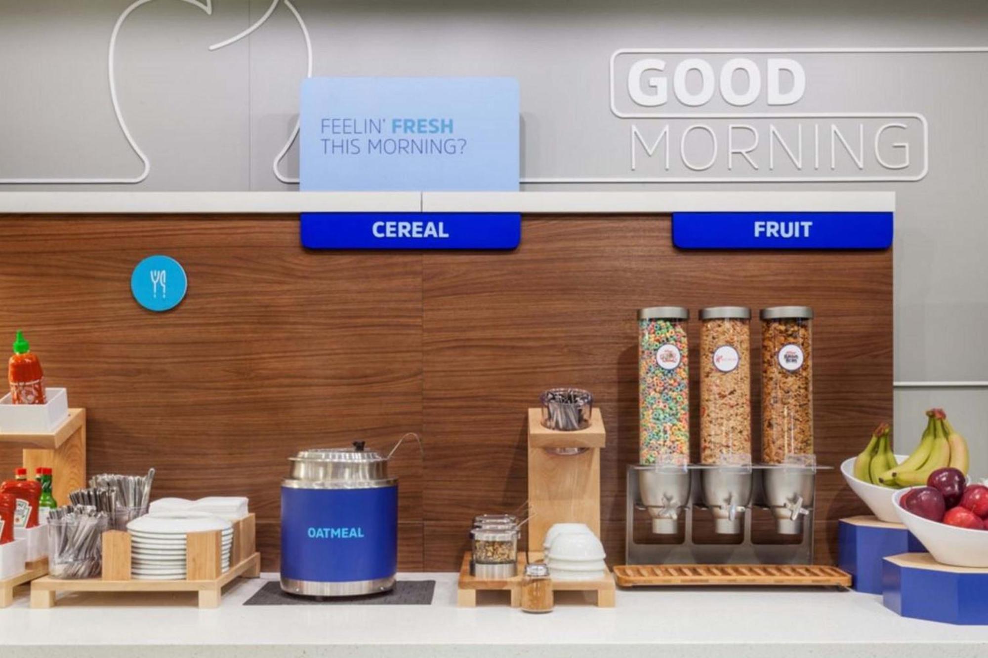 Holiday Inn Express - Alliance By Ihg מראה חיצוני תמונה